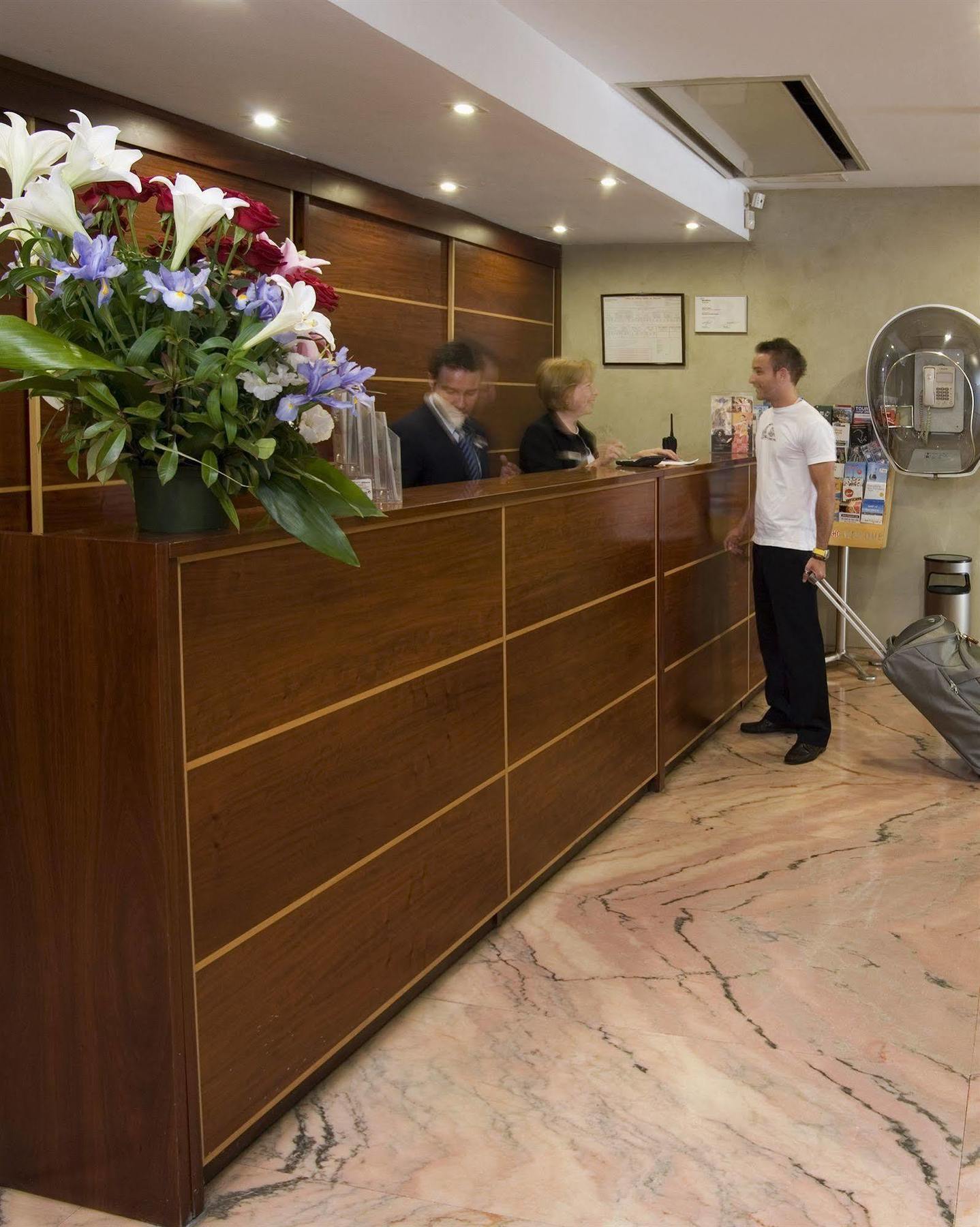 Flor Parks Hotell 3*
